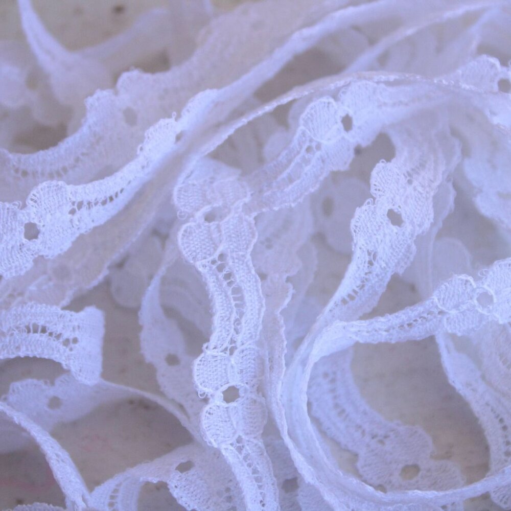 Vintage White Lace, Floral Trim 7/16" Wide, 4 Yards